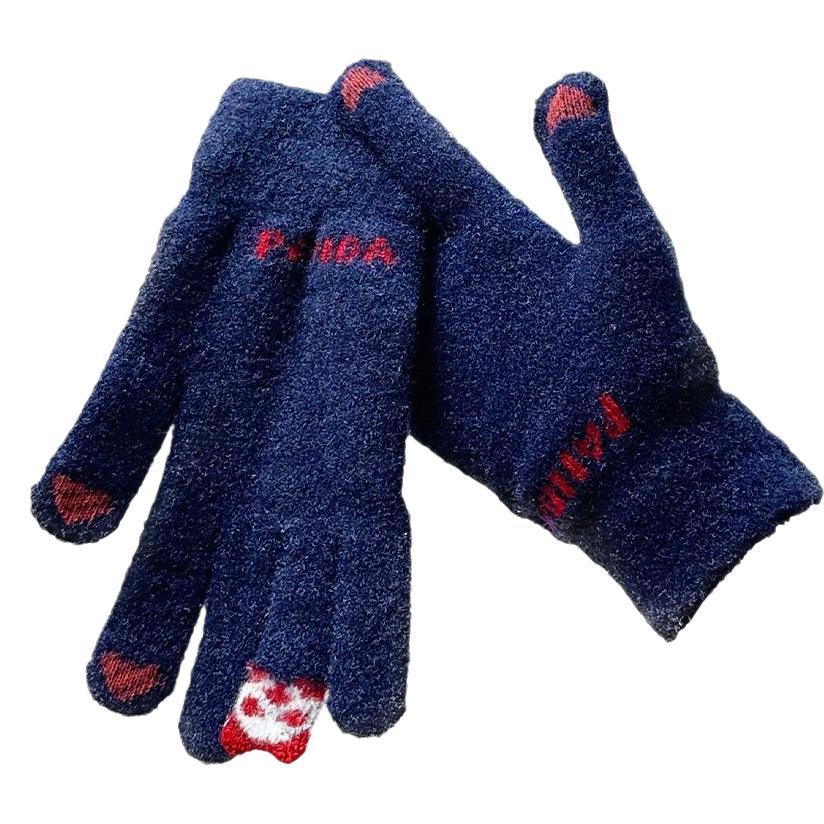 (1 Pair) Red Panda Cute Velvet Thickened Gloves for Students Cycling to Keep Warm and Cold-proof, Touch Screen for Daily Use at Home in Winter